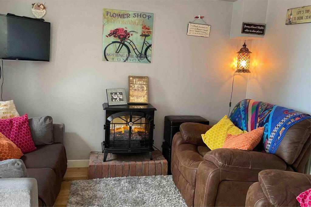 Sea Breeze Cottage Мулрани Екстериор снимка