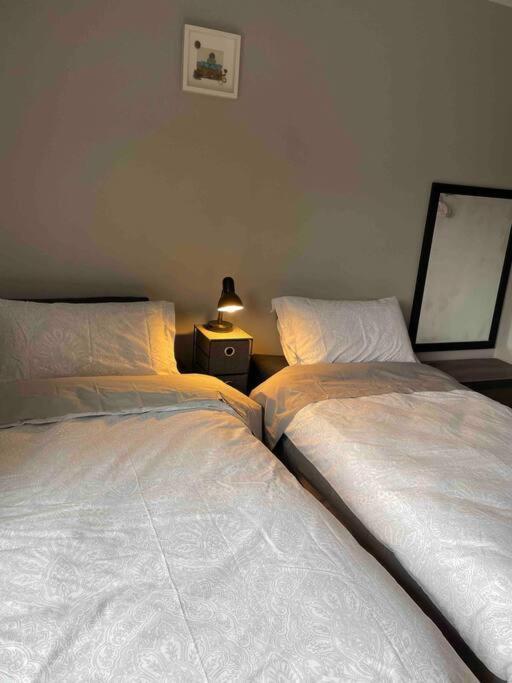 Sea Breeze Cottage Мулрани Екстериор снимка