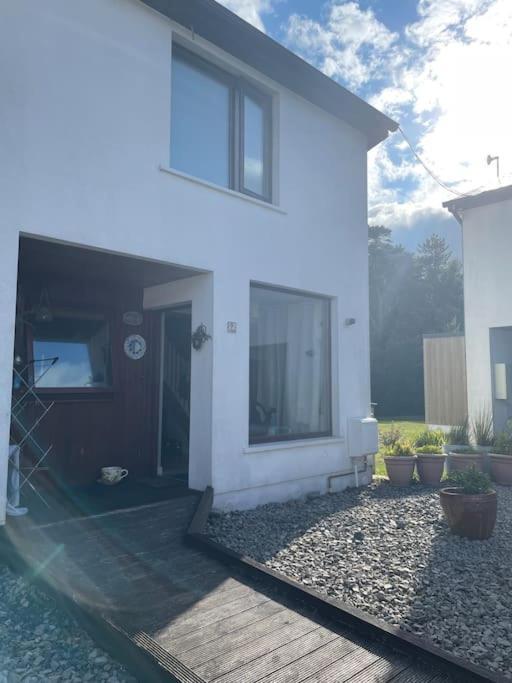 Sea Breeze Cottage Мулрани Екстериор снимка